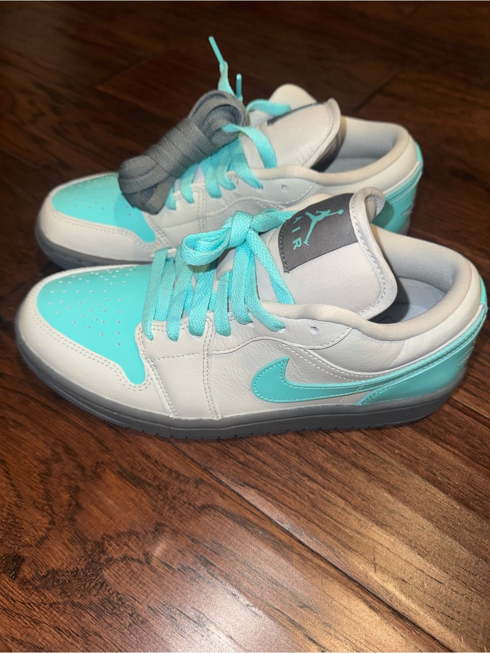 (WMNS) Air Jordan 1 Low SE 'Polaroid' size 8 brand new with box with 2 set laces - Picture 10 of 16